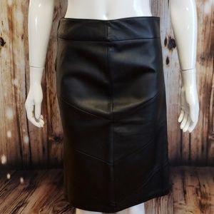 Sisley black leather pencil skirt